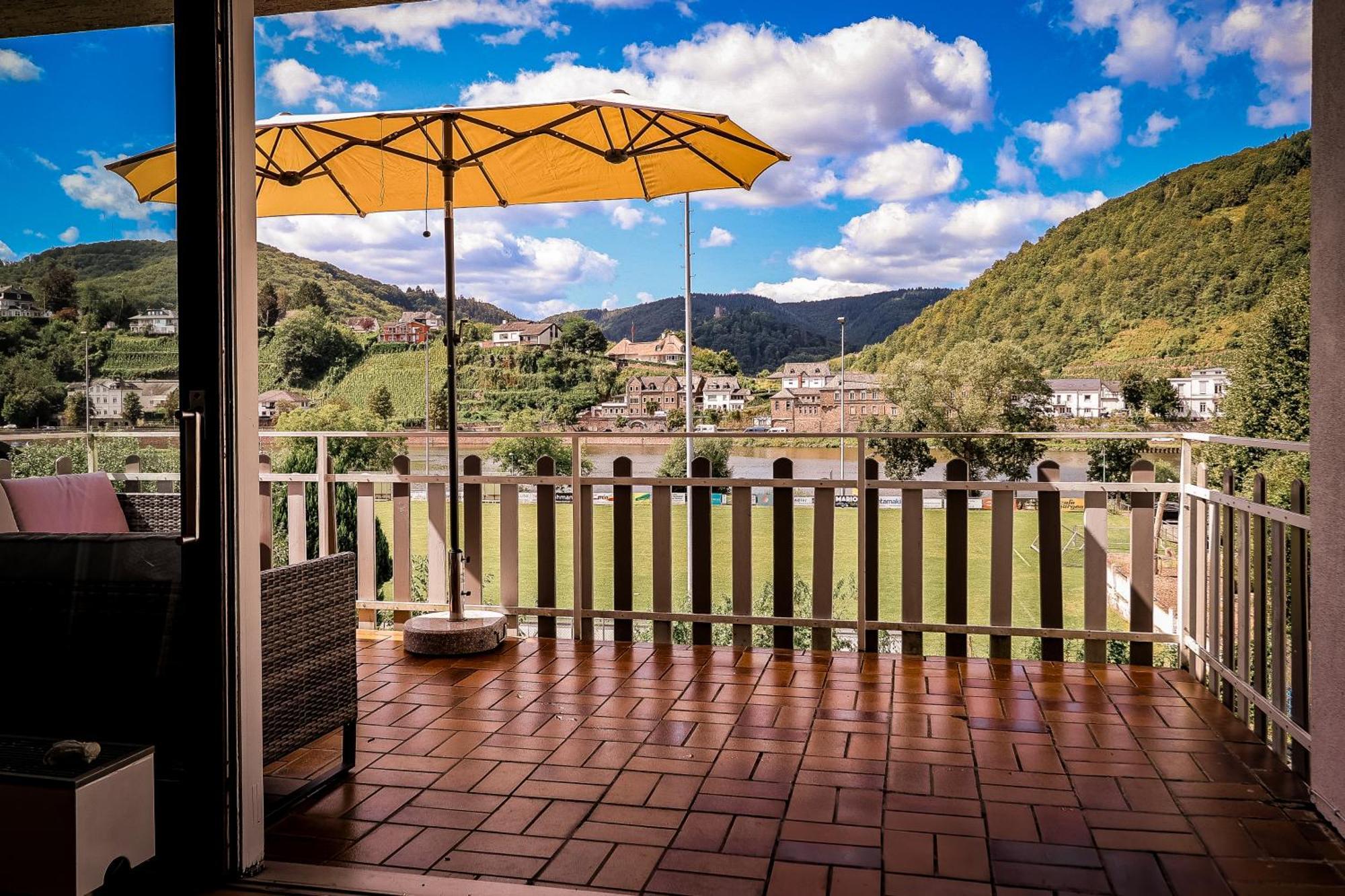 Apartmán Traumaussicht Kamin Balkon Burgblick 65 Zoll Tv Netflix Sky Joyn Lindenplatz Bullay Exteriér fotografie