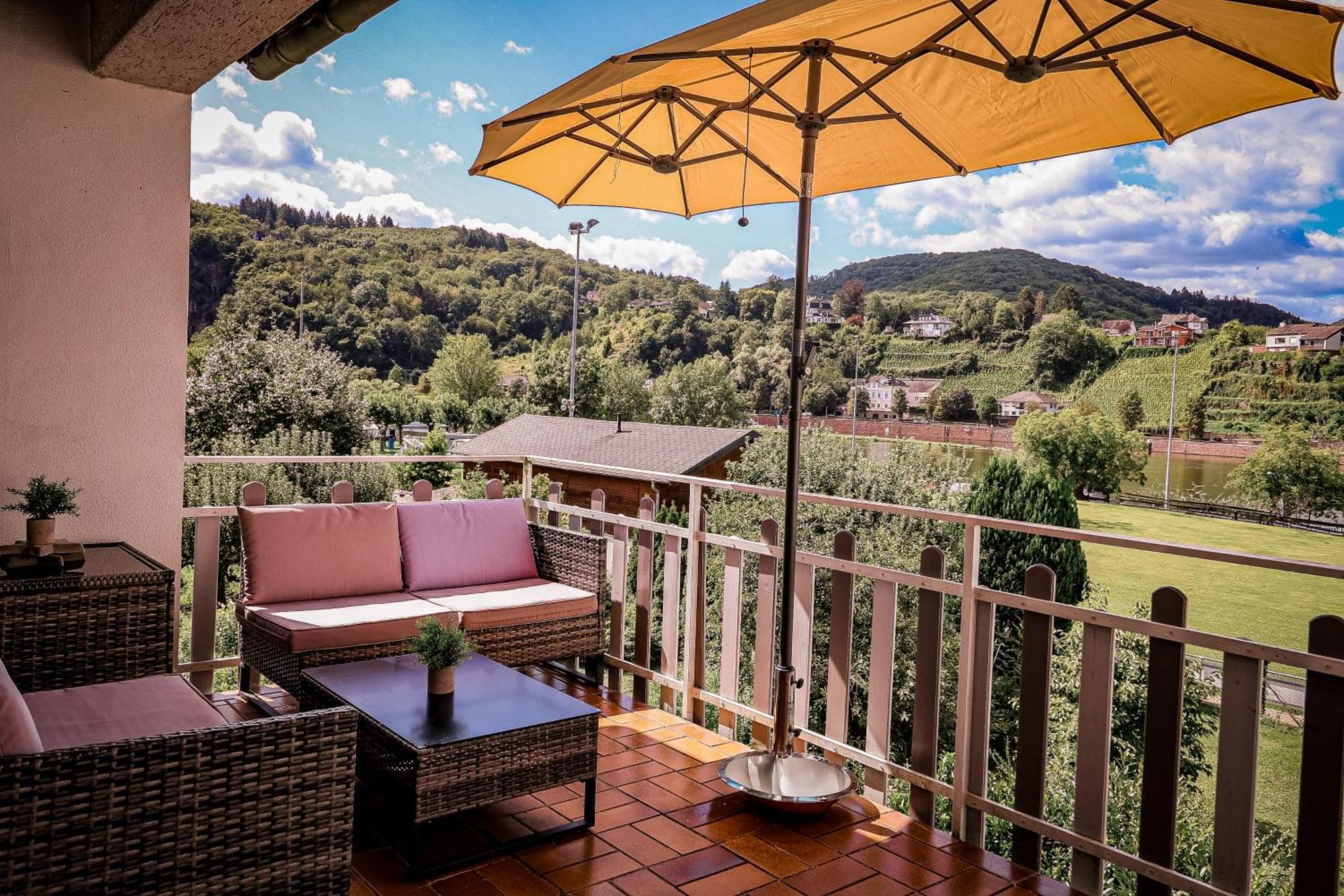Apartmán Traumaussicht Kamin Balkon Burgblick 65 Zoll Tv Netflix Sky Joyn Lindenplatz Bullay Exteriér fotografie